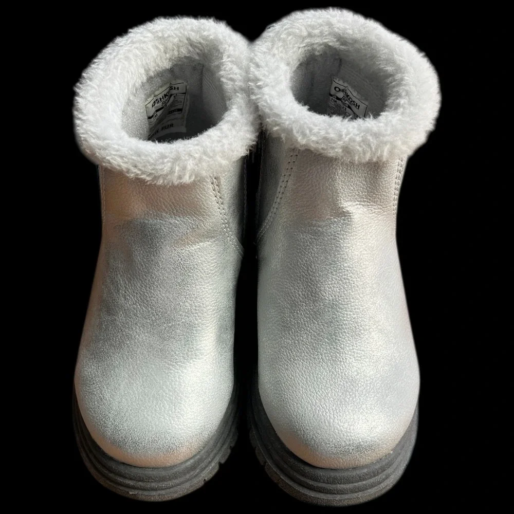 OshKosh B'gosh‎ Toddler Silver Winter Boots Faux Fur Lined Wipe Clean Size 7 NWT